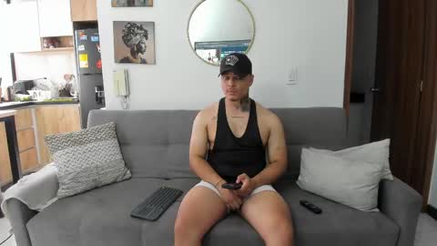 Snapshot of straight__friends chatting on May 20, 2026, 1:39 pm straight__friends online show from May 20, 2026, 1:39 pm
