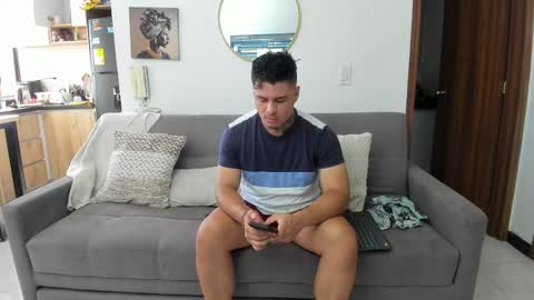 Snapshot of straight__friends chatting on May 24, 2026, 1:49 pm straight__friends online show from May 24, 2026, 1:49 pm