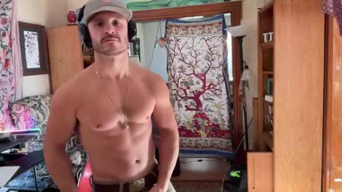 Snapshot of straightishd chatting on December 14, 2025, 5:29 pm Cowboy Zuhly online show from December 14, 2025, 5:29 pm