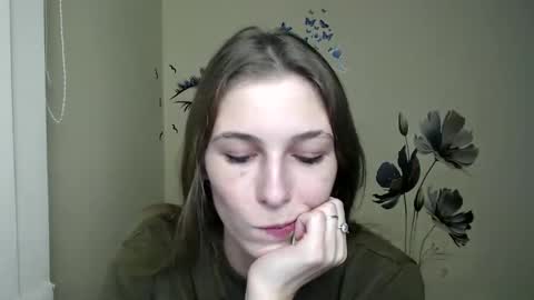 Snapshot of stranger_giirl chatting on December 13, 2024, 7:21 pm Amalia online show from December 13, 2024, 7:21 pm