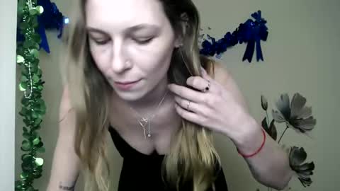 Snapshot of stranger_giirl chatting on February 20, 2025, 5:18 pm Amalia online show from February 20, 2025, 5:18 pm