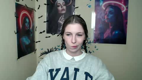 Snapshot of stranger_giirl chatting on March 3, 2025, 12:58 pm Amalia online show from March 3, 2025, 12:58 pm