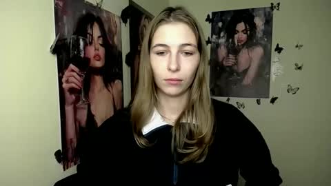 Snapshot of stranger_giirl chatting on September 28, 2025, 6:19 am Amalia online show from September 28, 2025, 6:19 am