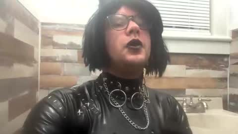 Mistress kinki online show from November 9, 2025, 8:12 am