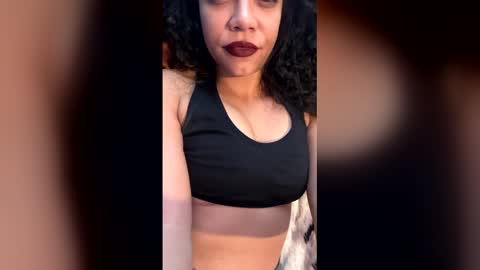 Strawberries X Straps online show from December 17, 2025, 2:56 pm