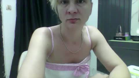 Snapshot of strawberry410161 chatting on February 25, 2026, 7:23 pm STRAWBERRY-GEM online show from February 25, 2026, 7:23 pm