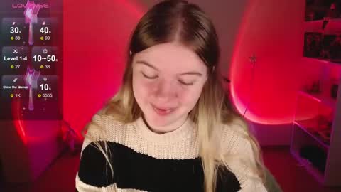 Snapshot of strawberry_juli chatting on September 17, 2025, 7:21 am Juli online show from September 17, 2025, 7:21 am