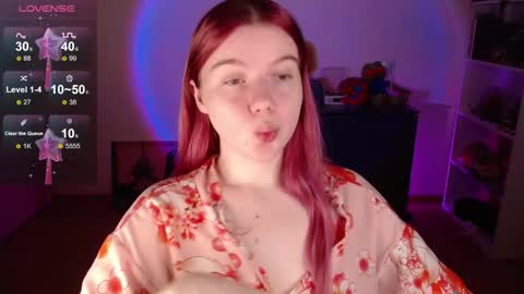 Snapshot of strawberry_juli chatting on November 2, 2025, 10:50 am Juli online show from November 2, 2025, 10:50 am