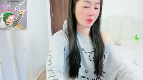 strawberry_loveee online show from February 10, 2026, 5:06 pm