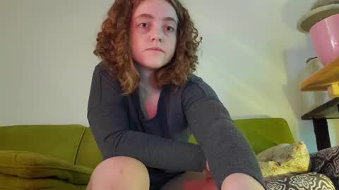 Snapshot of strawberrylotsacake chatting on October 11, 2025, 2:15 pm Strawberrylotsacake online show from October 11, 2025, 2:15 pm