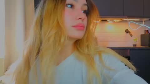 Tati and Lola online show from May 6, 2026, 9:47 am