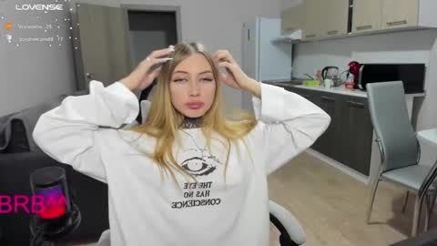 Streis  open pvt online show from October 17, 2025, 3:25 pm