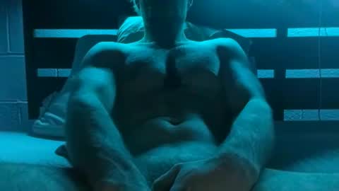 strokeme_7 online show from November 9, 2025, 5:44 pm