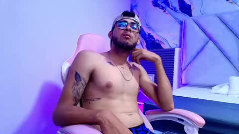Snapshot of stron_dominant chatting on June 10, 2026, 12:26 pm Javier online show from June 10, 2026, 12:26 pm