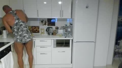 Snapshot of strong_arni chatting on February 12, 2025, 6:30 pm Strong Arni online show from February 12, 2025, 6:30 pm