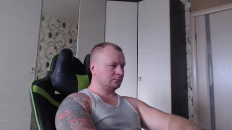 Snapshot of strongass18 chatting on December 17, 2024, 7:29 am Alex online show from December 17, 2024, 7:29 am