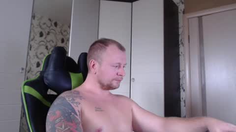 Snapshot of strongass18 chatting on December 27, 2024, 9:06 am Alex online show from December 27, 2024, 9:06 am