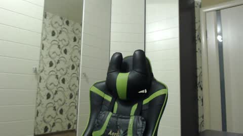 Snapshot of strongass18 chatting on February 8, 2025, 2:49 pm Alex online show from February 8, 2025, 2:49 pm