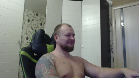 Snapshot of strongass18 chatting on November 9, 2025, 10:46 am Alex online show from November 9, 2025, 10:46 am