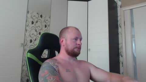 Snapshot of strongass18 chatting on July 2, 2026, 9:48 am Alex online show from July 2, 2026, 9:48 am