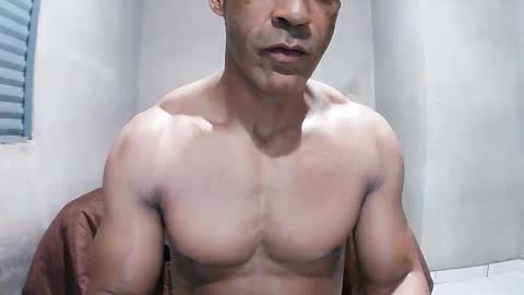 strongdaddyfantastic online show from April 8, 2026, 11:59 pm