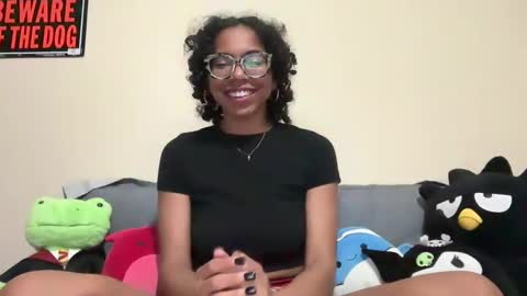 strrwberry online show from March 5, 2025, 5:07 am