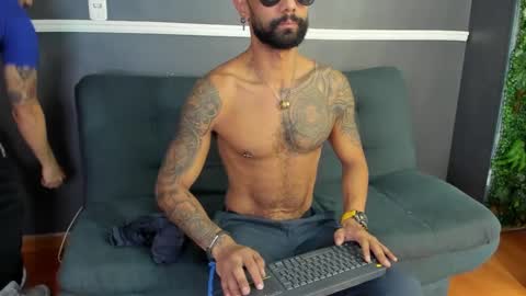 STUD HUNK LATIN online show from March 6, 2025, 5:33 pm