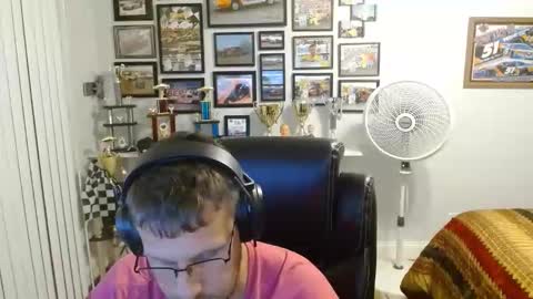 Snapshot of studd4daddy chatting on April 27, 2026, 4:10 am younger4older online show from April 27, 2026, 4:10 am