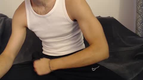 Snapshot of studfromparis chatting on December 3, 2024, 12:27 pm Stud From Paris online show from December 3, 2024, 12:27 pm