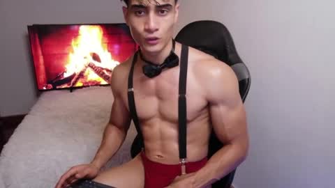 stylish man online show from June 4, 2026, 12:49 am
