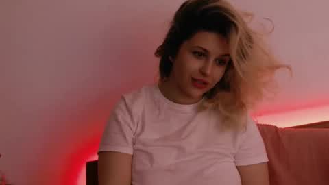 Snapshot of sublimecarla chatting on October 10, 2025, 7:18 am Carla online show from October 10, 2025, 7:18 am