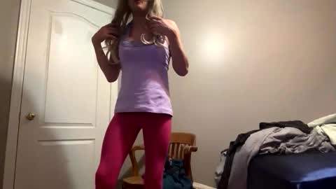 Sissy Isabella online show from December 1, 2025, 11:04 am