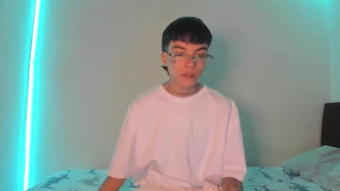 Snapshot of submissive_boyy_ chatting on December 26, 2024, 4:04 pm nico online show from December 26, 2024, 4:04 pm