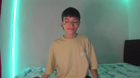 Snapshot of submissive_boyy_ chatting on January 14, 2025, 4:50 pm nico online show from January 14, 2025, 4:50 pm