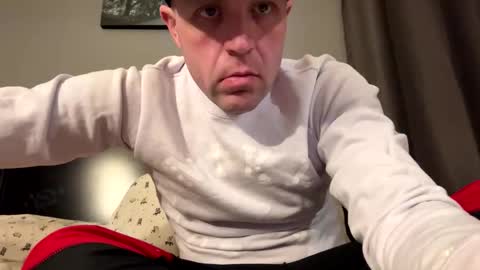 submissivebrett381 online show from February 4, 2026, 11:09 pm