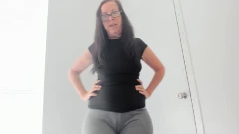 Snapshot of submissivepeachgoddess chatting on May 3, 2026, 2:23 pm Submissie Peach Goddess online show from May 3, 2026, 2:23 pm