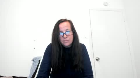 Snapshot of submissivepeachgoddess chatting on June 14, 2026, 1:35 pm Submissie Peach Goddess online show from June 14, 2026, 1:35 pm