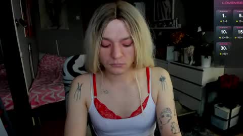 succubu_ss online show from May 16, 2026, 3:58 am