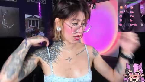 Snapshot of succubus_girl_ chatting on September 26, 2025, 3:49 pm Alexy online show from September 26, 2025, 3:49 pm