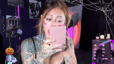 Snapshot of succubus_girl_ chatting on October 16, 2025, 3:24 pm Alexy online show from October 16, 2025, 3:24 pm