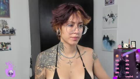 Snapshot of succubus_girl_ chatting on April 23, 2026, 2:30 pm Alexy online show from April 23, 2026, 2:30 pm