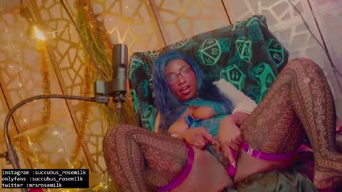 Snapshot of succubus_rosemilk chatting on January 24, 2025, 4:48 am Succubus RoseMilk online show from January 24, 2025, 4:48 am