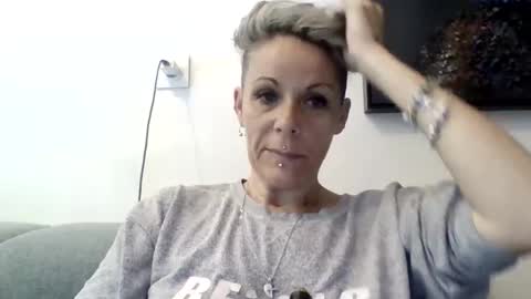 sucrette5629 online show from April 21, 2026, 7:47 am