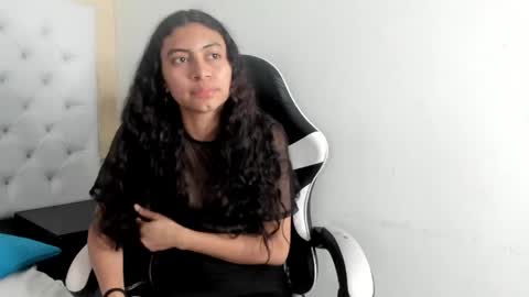 sue_stark online show from May 19, 2026, 1:56 am