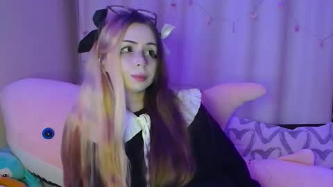 Snapshot of suemeow chatting on September 13, 2025, 1:05 am Sue online show from September 13, 2025, 1:05 am