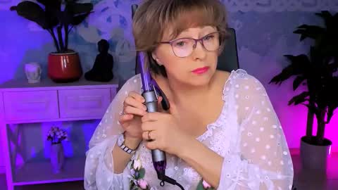 Vivien online show from November 29, 2025, 1:36 pm