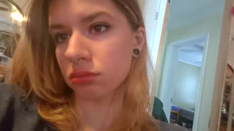 Ophelia online show from January 5, 2026, 6:33 pm