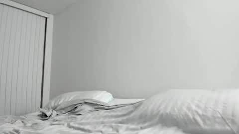 Snapshot of sukimeelong chatting on April 13, 2026, 2:28 am sukimeelong online show from April 13, 2026, 2:28 am