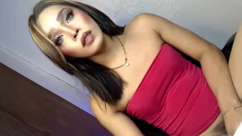 Snapshot of sultry_sirenxx chatting on September 15, 2025, 4:18 pm sultry_sirenxx online show from September 15, 2025, 4:18 pm