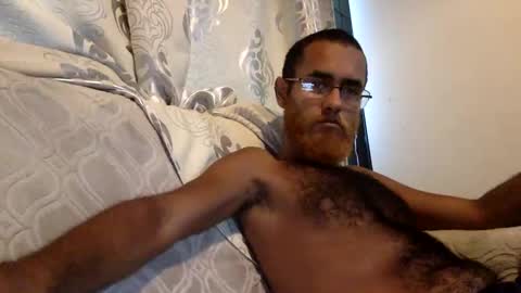 Snapshot of sumjang chatting on February 14, 2025, 9:43 pm Sumjang and Luksmen online show from February 14, 2025, 9:43 pm